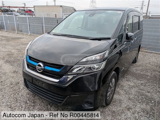 Nissan Serena - фото 2