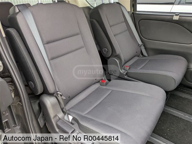 Nissan Serena - фото 4