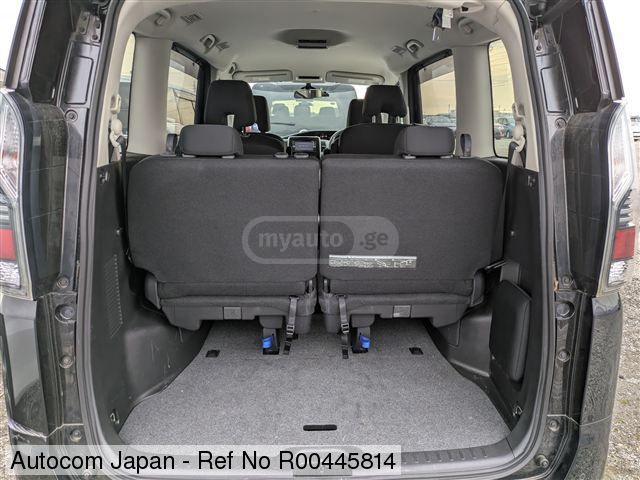 Nissan Serena - фото 8