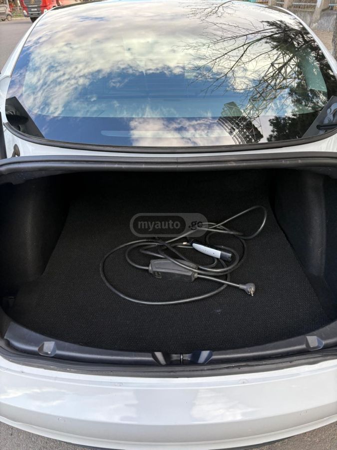 Tesla Model 3 - фото 11