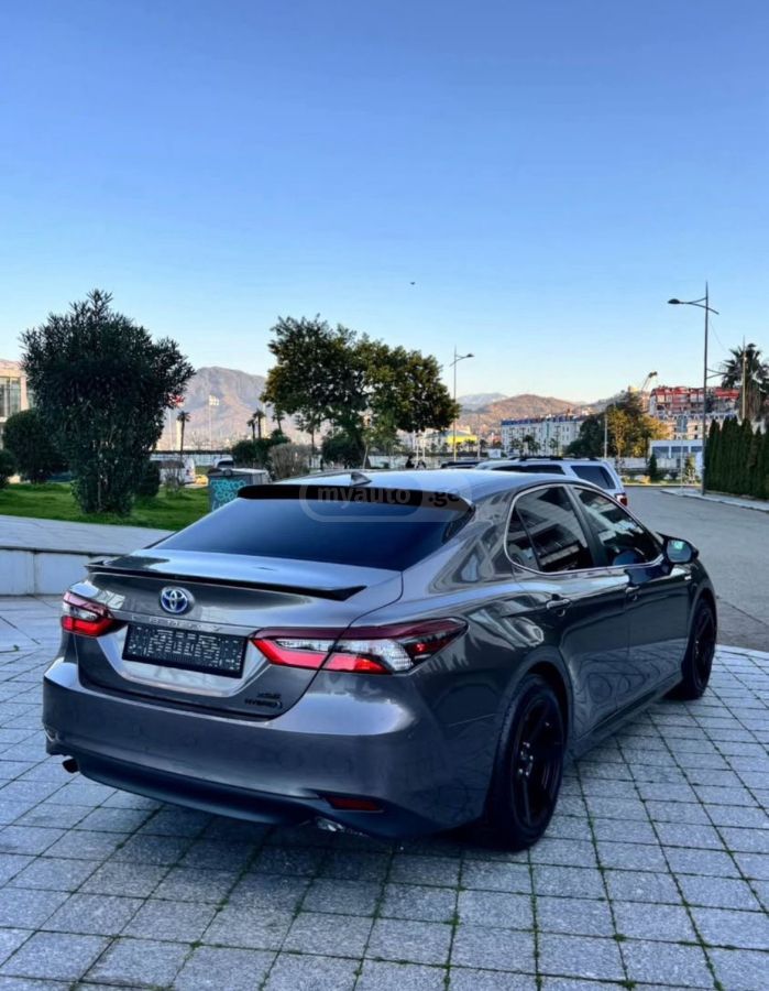 Toyota Camry - фото 1