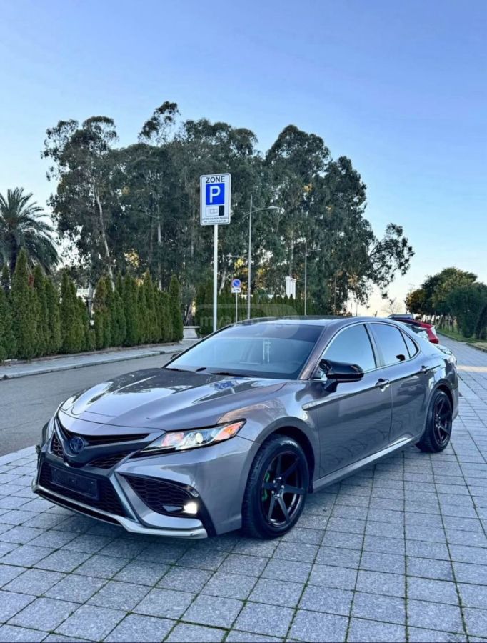 Toyota Camry - фото 2