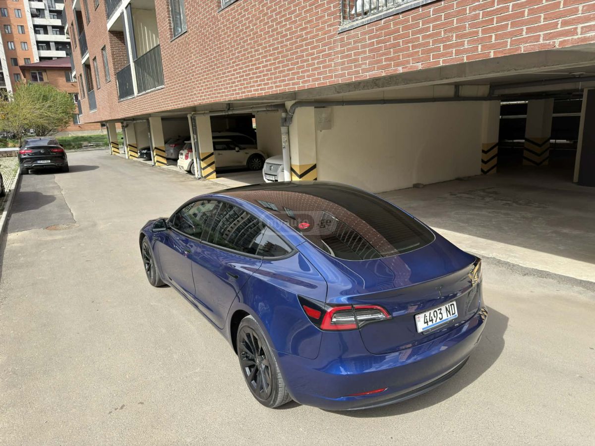 Tesla Model 3 - фото 3