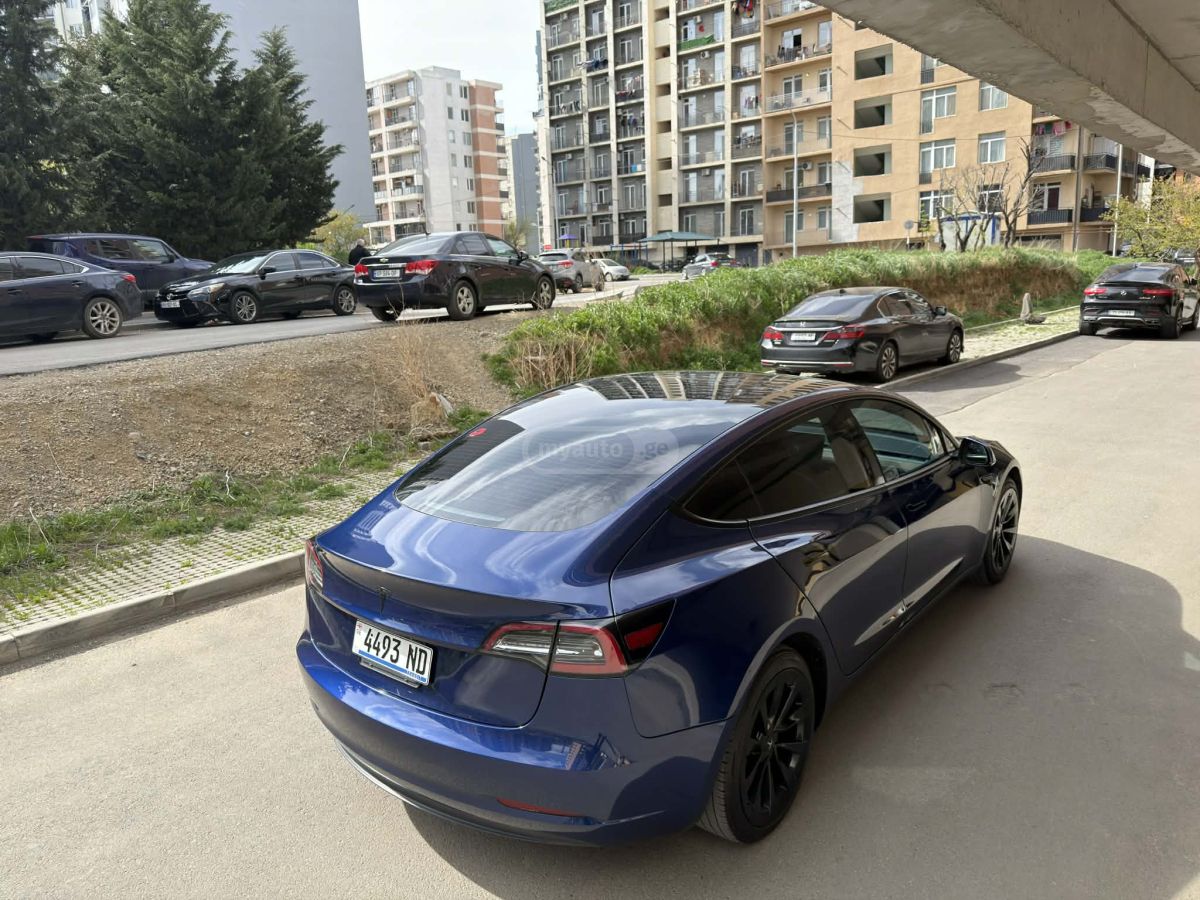 Tesla Model 3 - фото 7