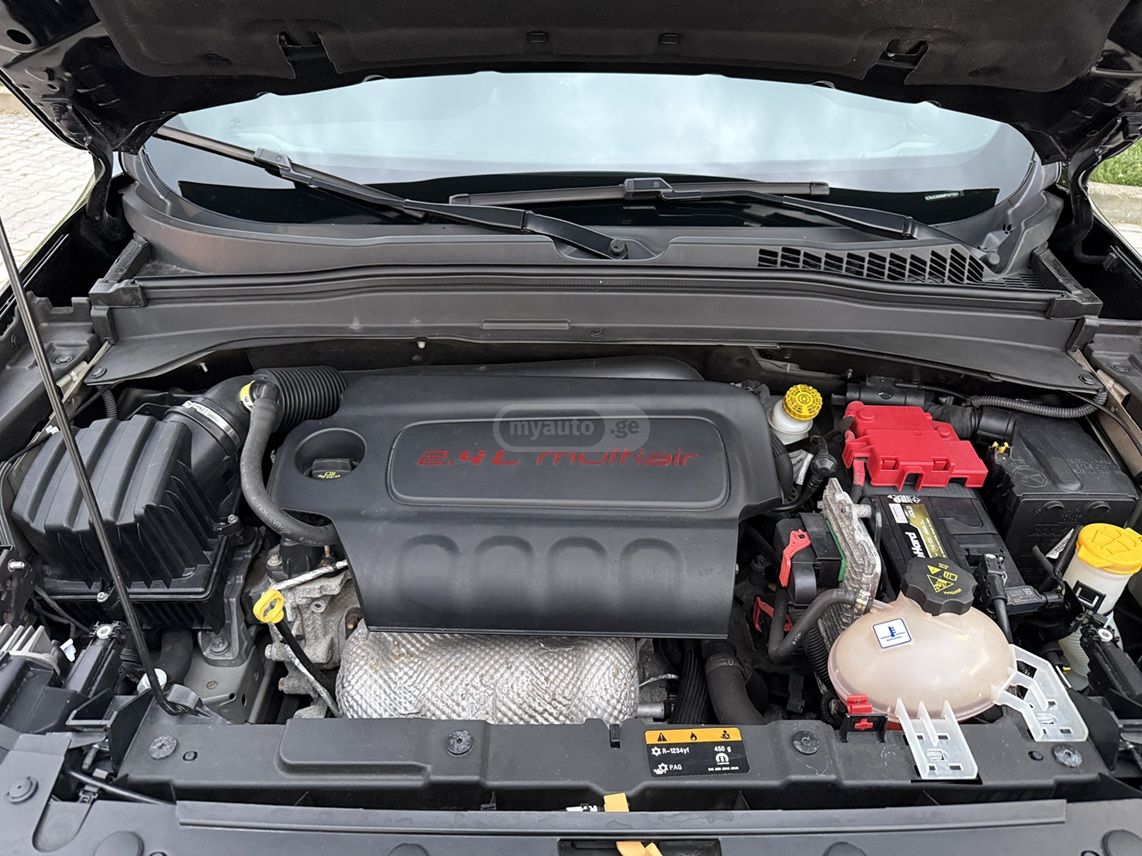 Jeep Renegade - фото 14