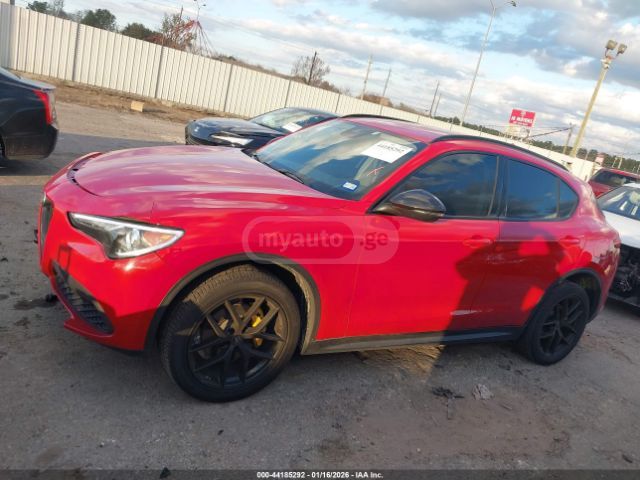 Alfa Romeo Stelvio - фото 1