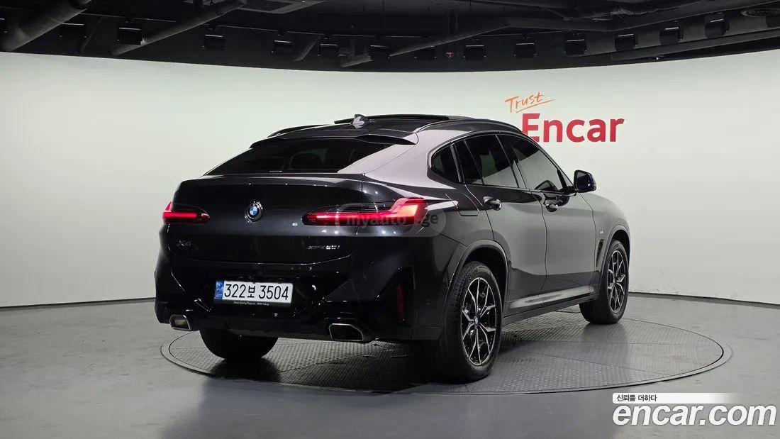 BMW X4 2023 — миниатюра 2
