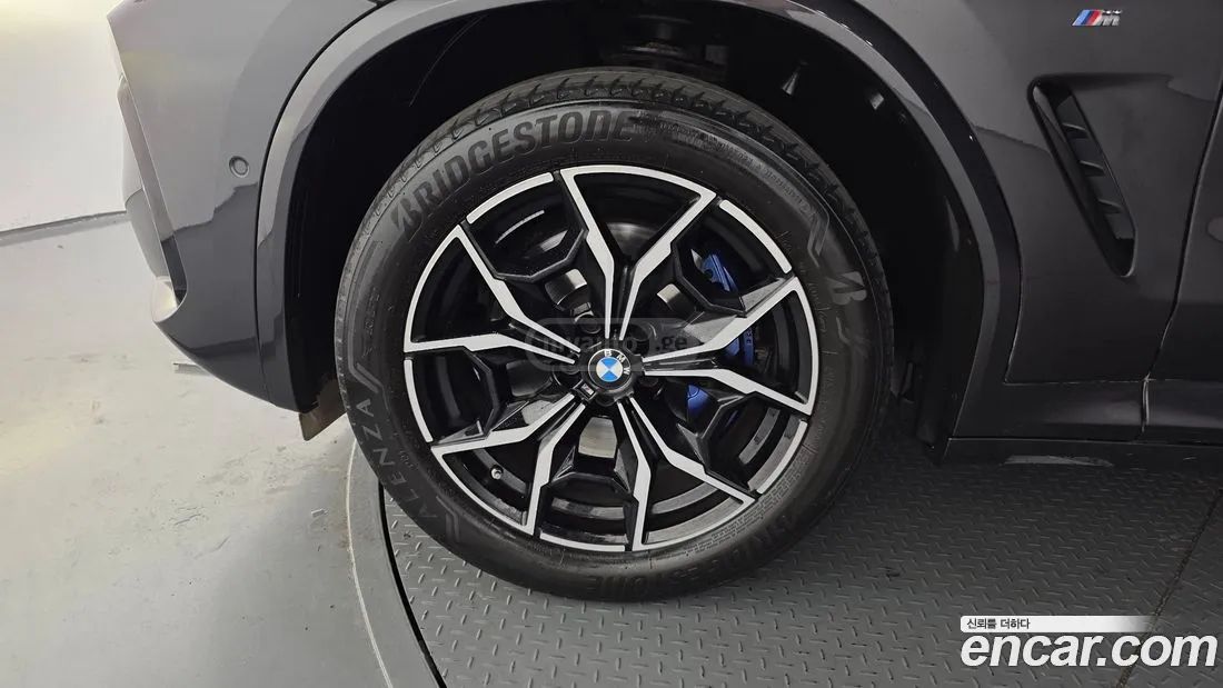 BMW X4 2023 — миниатюра 5