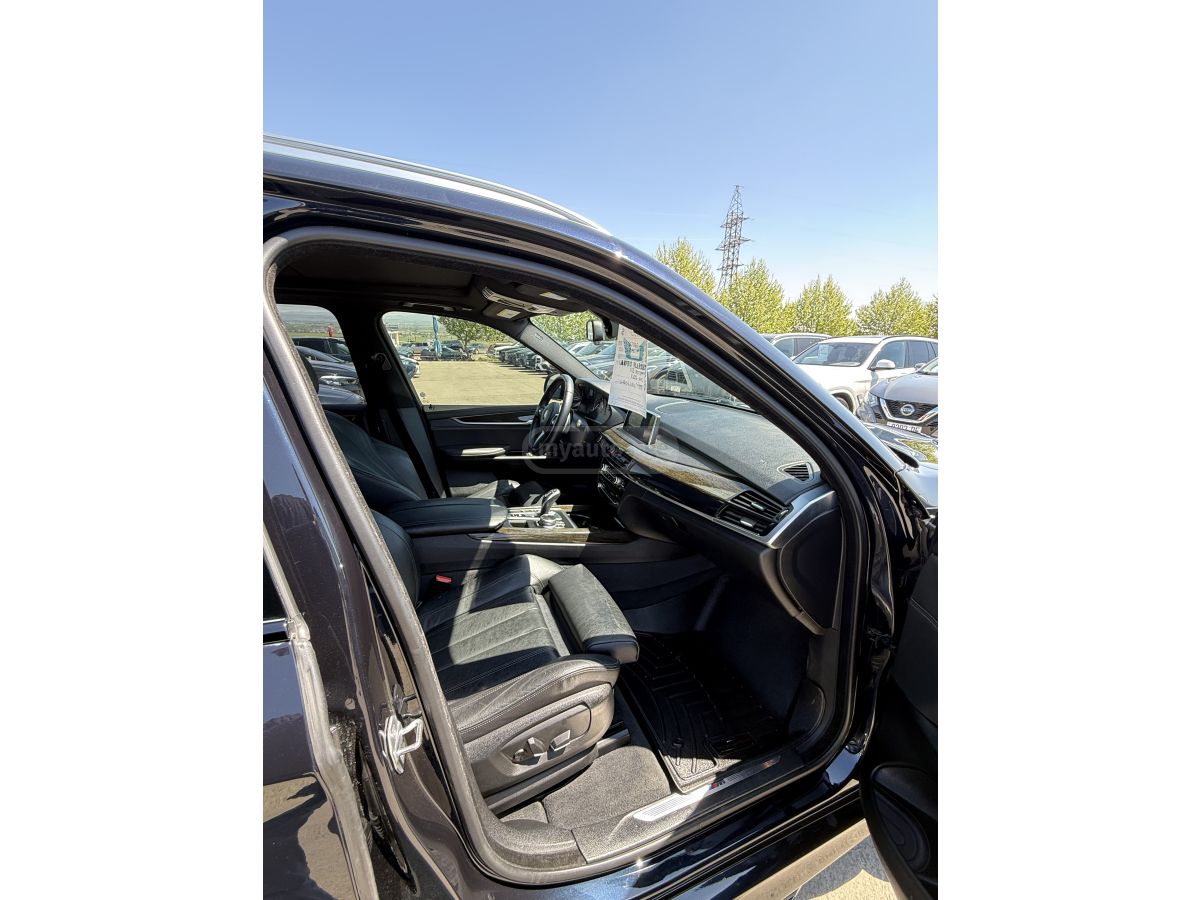 BMW X5 - фото 6