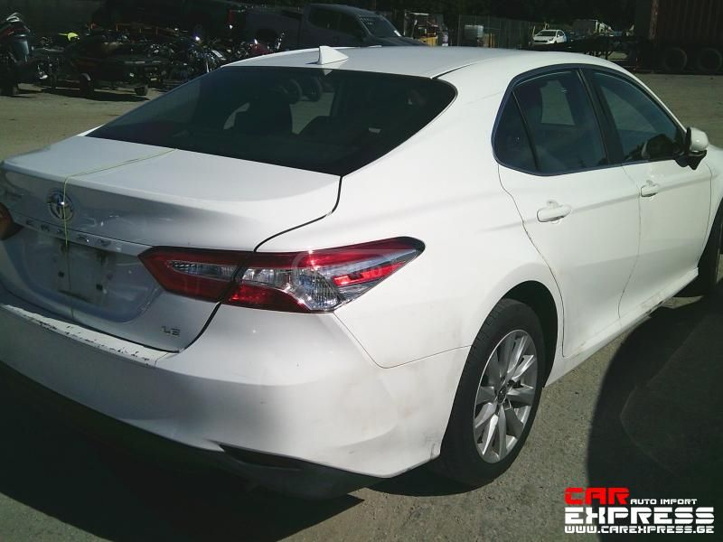 Toyota Camry - фото 3