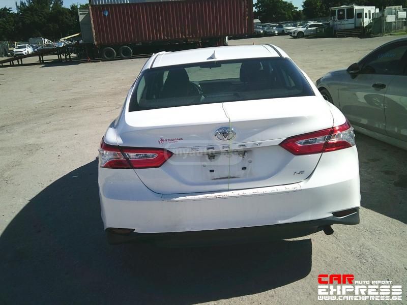 Toyota Camry - фото 4