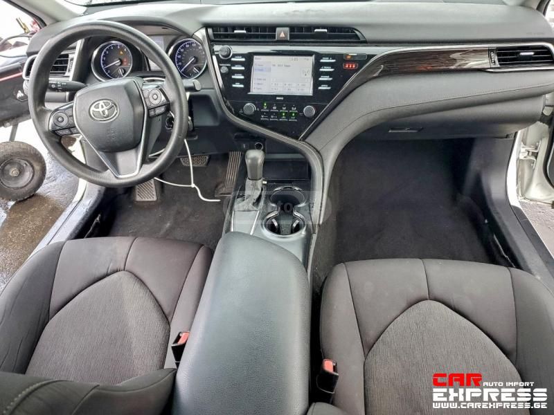 Toyota Camry - фото 6