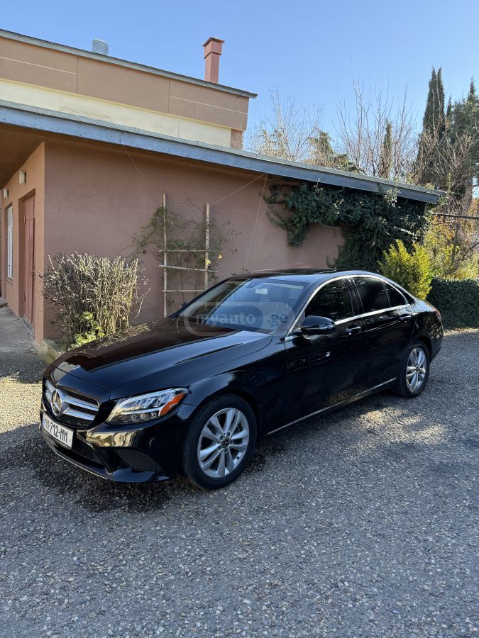Mercedes-Benz C 300 - фото 1