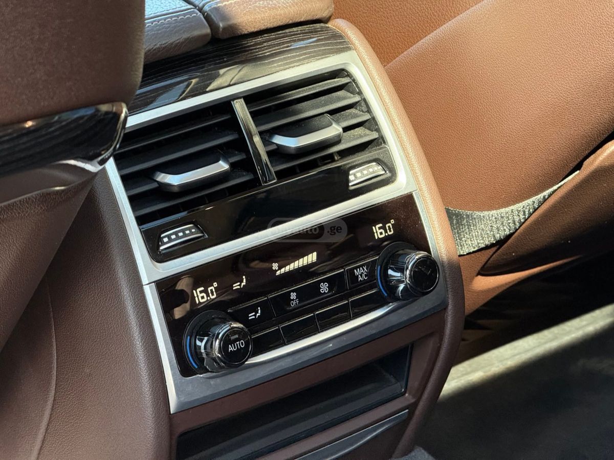 BMW 740 - фото 11