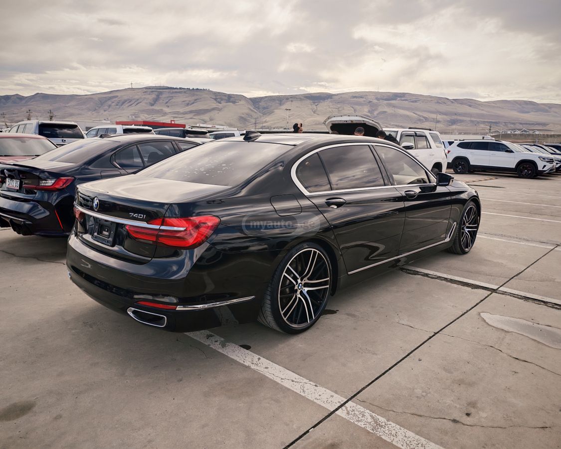 BMW 740 - фото 3