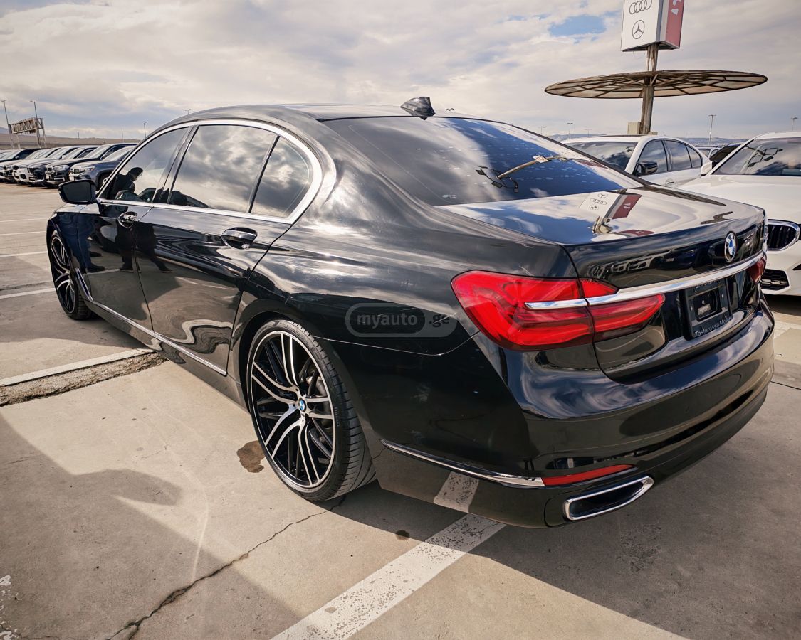 BMW 740 - фото 7