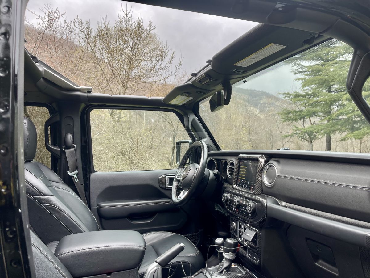 Jeep Wrangler - фото 10