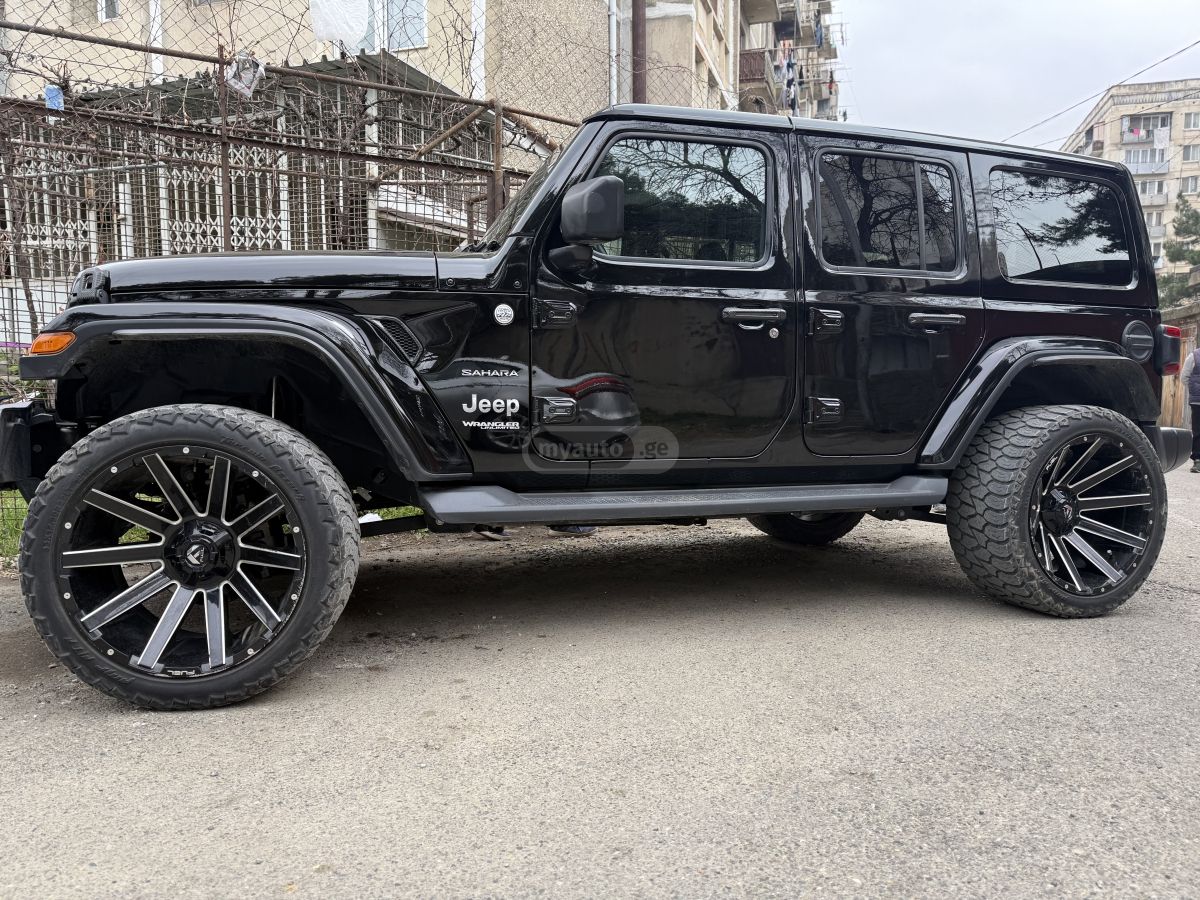 Jeep Wrangler - фото 13