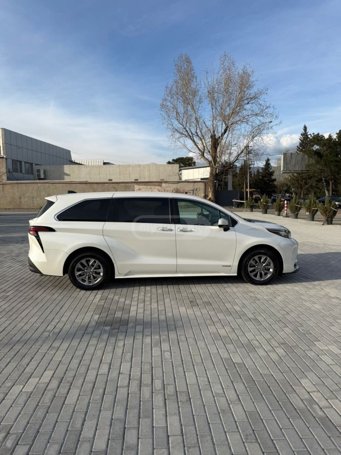 Toyota Sienna - фото 6