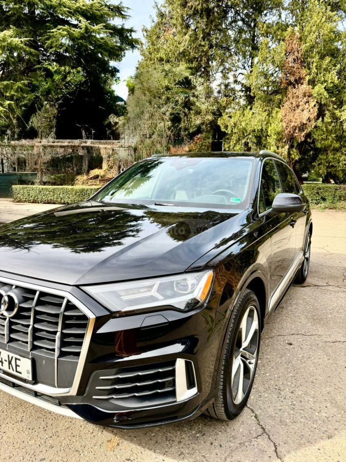 Audi Q7 - фото 2