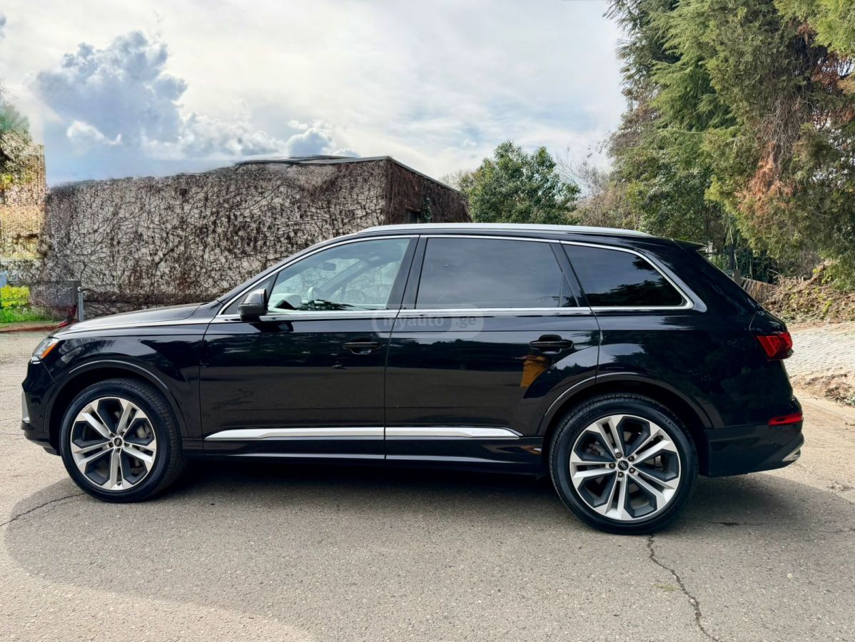 Audi Q7 - фото 3
