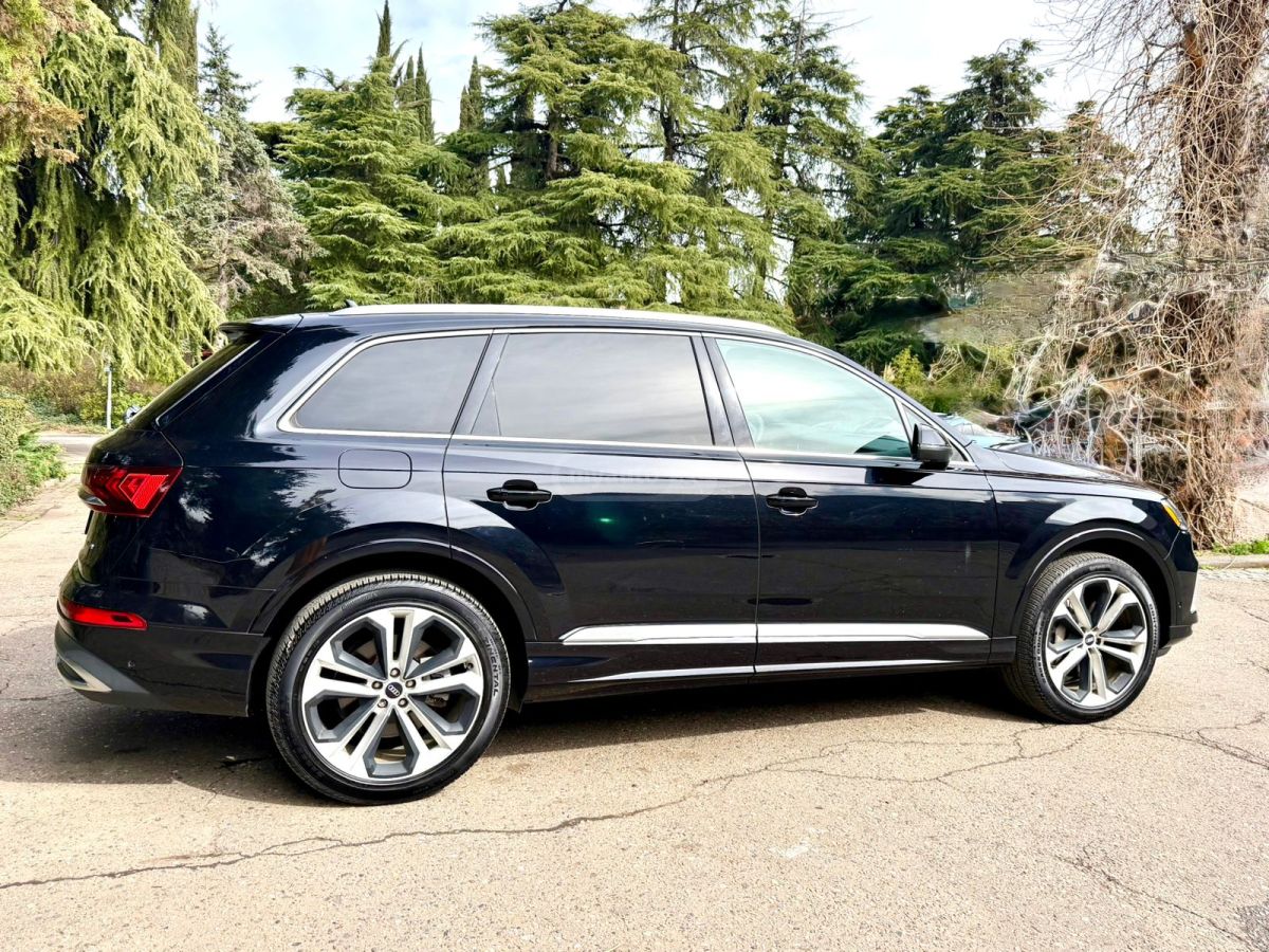 Audi Q7 - фото 4