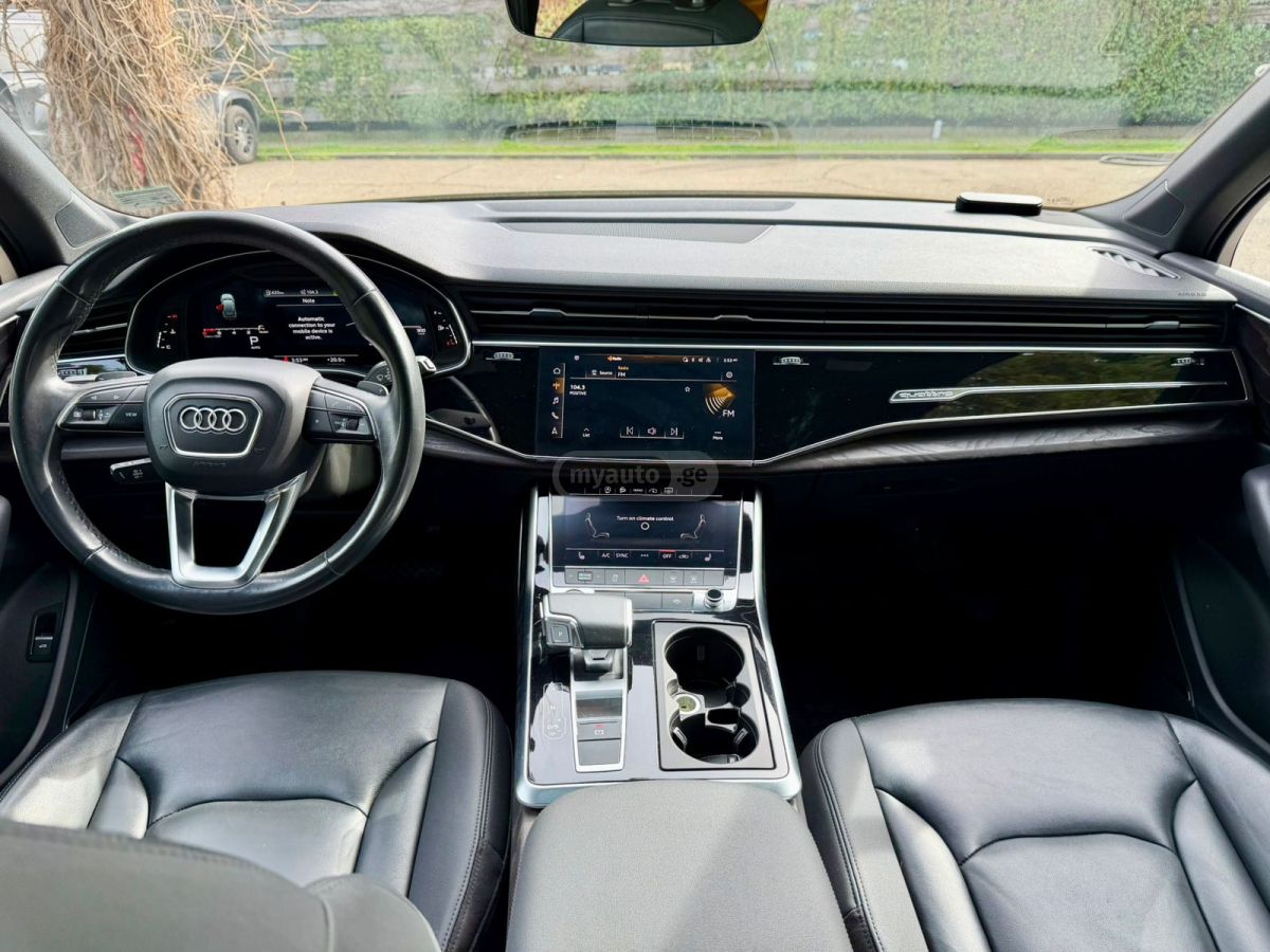 Audi Q7 - фото 6