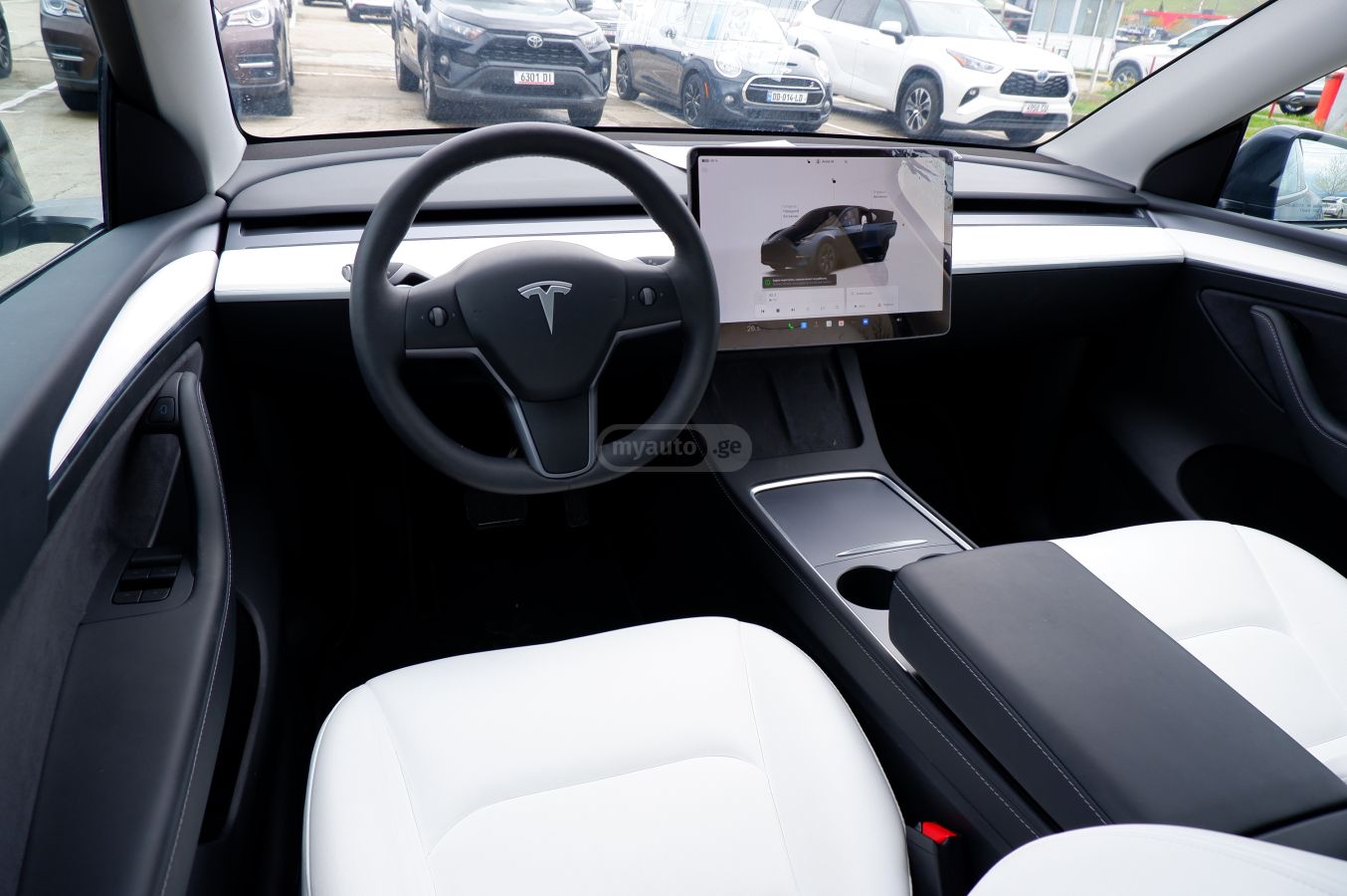 Tesla Model Y 2025 — миниатюра 11