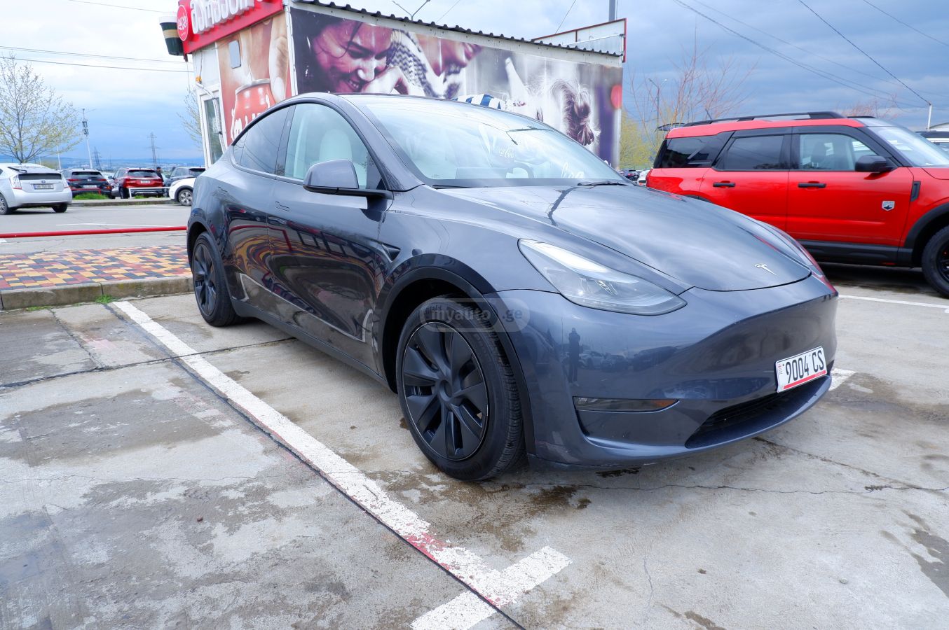 Tesla Model Y 2025 — миниатюра 3
