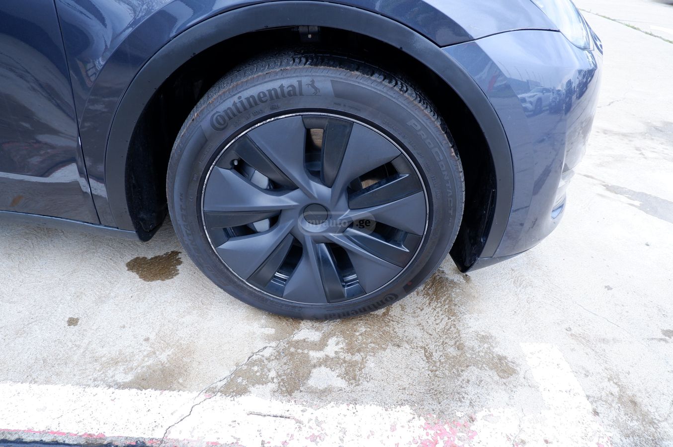 Tesla Model Y 2025 — миниатюра 4