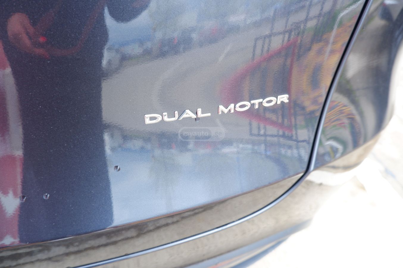 Tesla Model Y 2025 — миниатюра 7