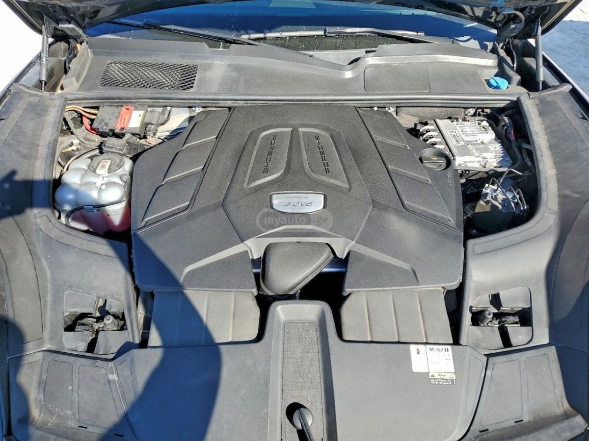 Porsche Cayenne 2022 — миниатюра 10