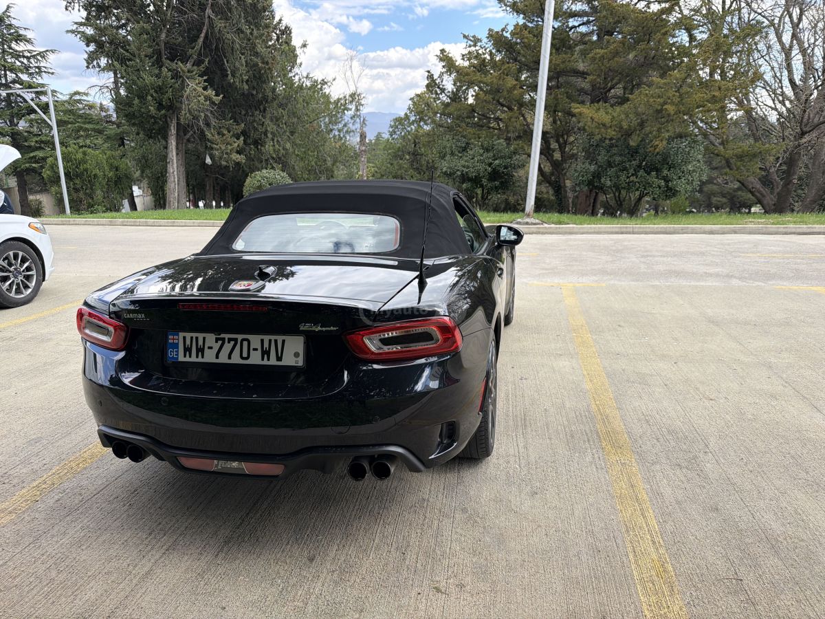Fiat 124 Spider - фото 14
