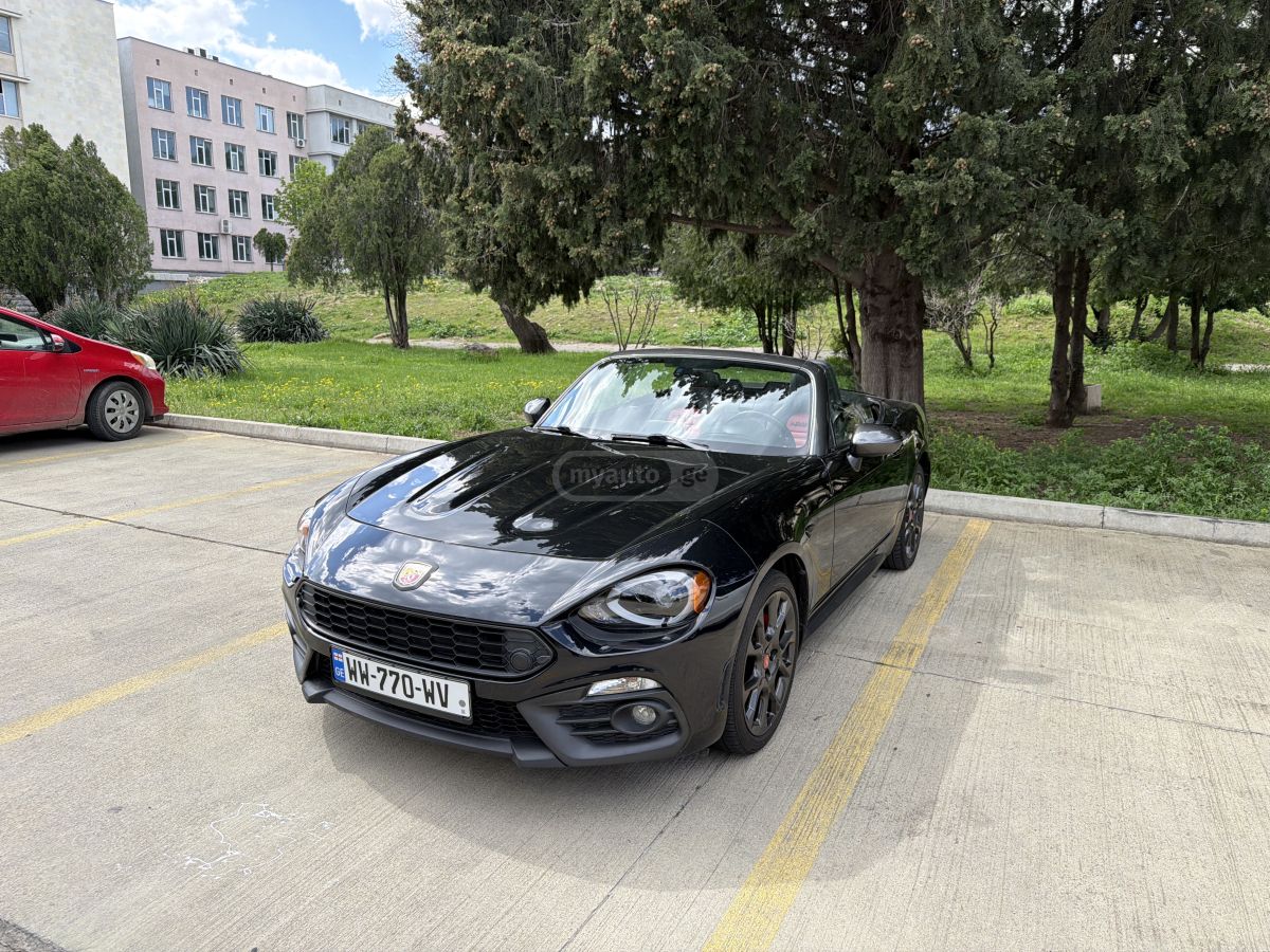 Fiat 124 Spider - фото 2