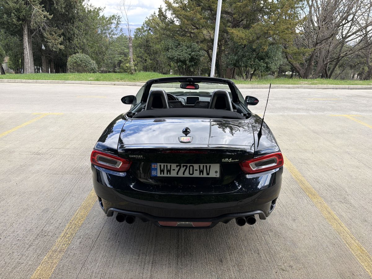Fiat 124 Spider - фото 6