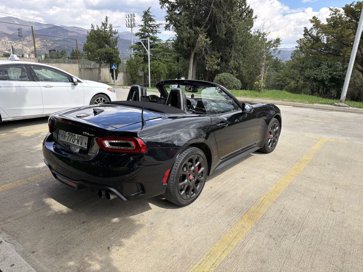 Fiat 124 Spider - фото 7