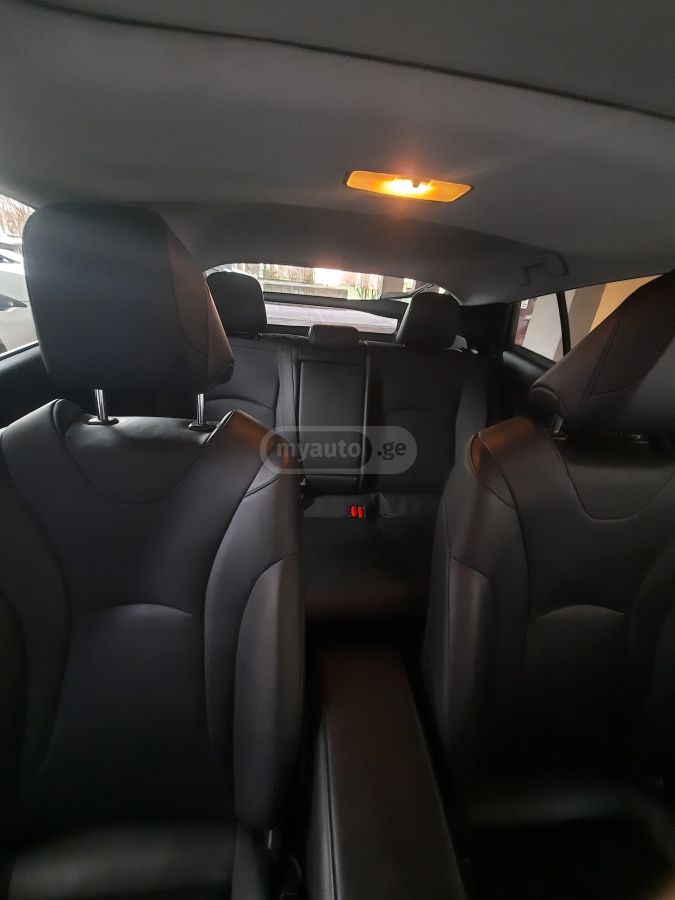Toyota Prius - фото 9