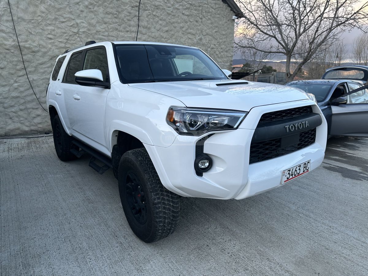 Toyota 4 Runner - фото 1