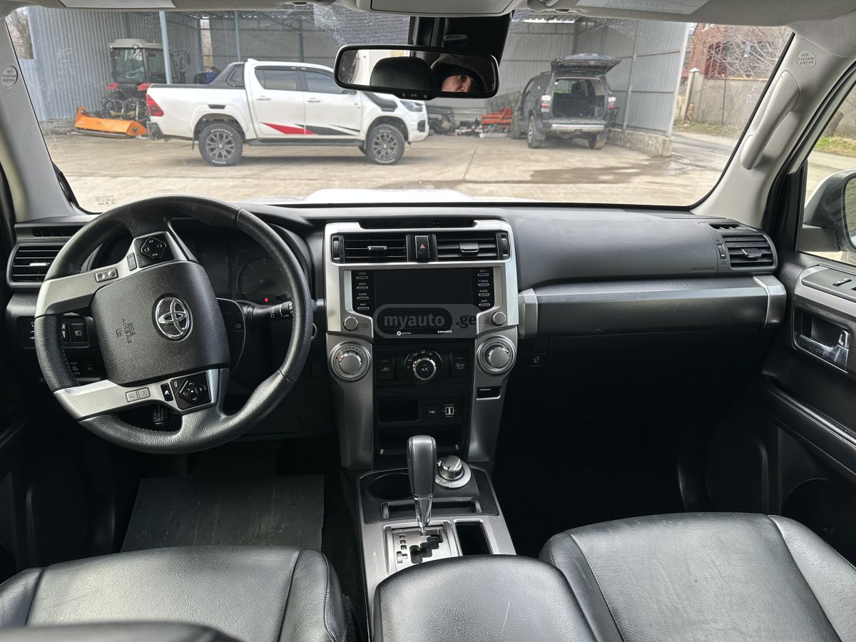 Toyota TRD Off Road 4dr 4x4 Automatic — миниатюра 7