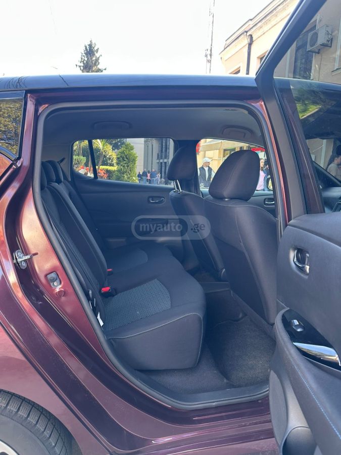 Nissan Leaf - фото 5