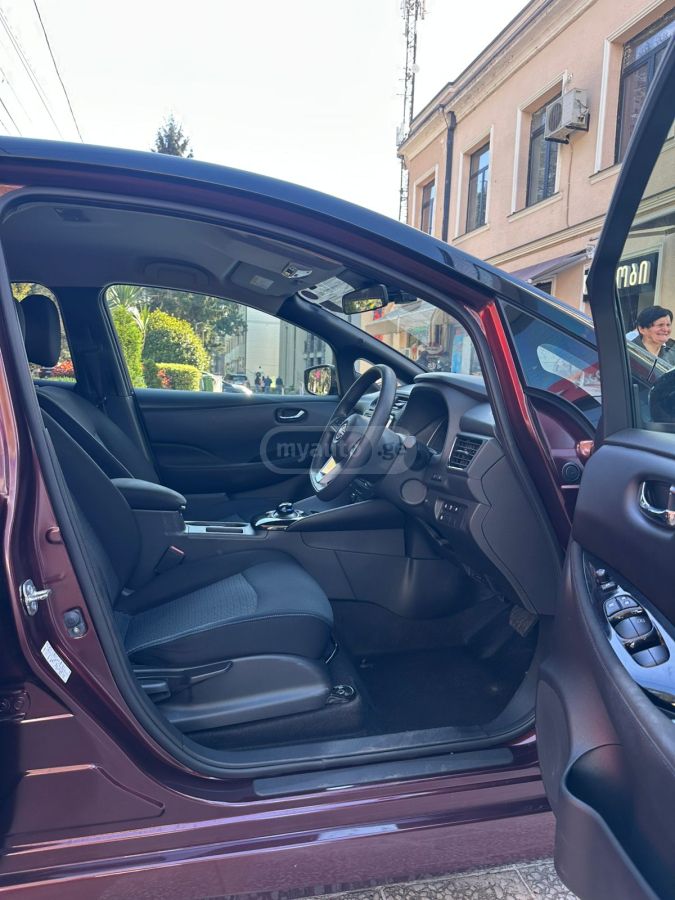 Nissan Leaf - фото 6