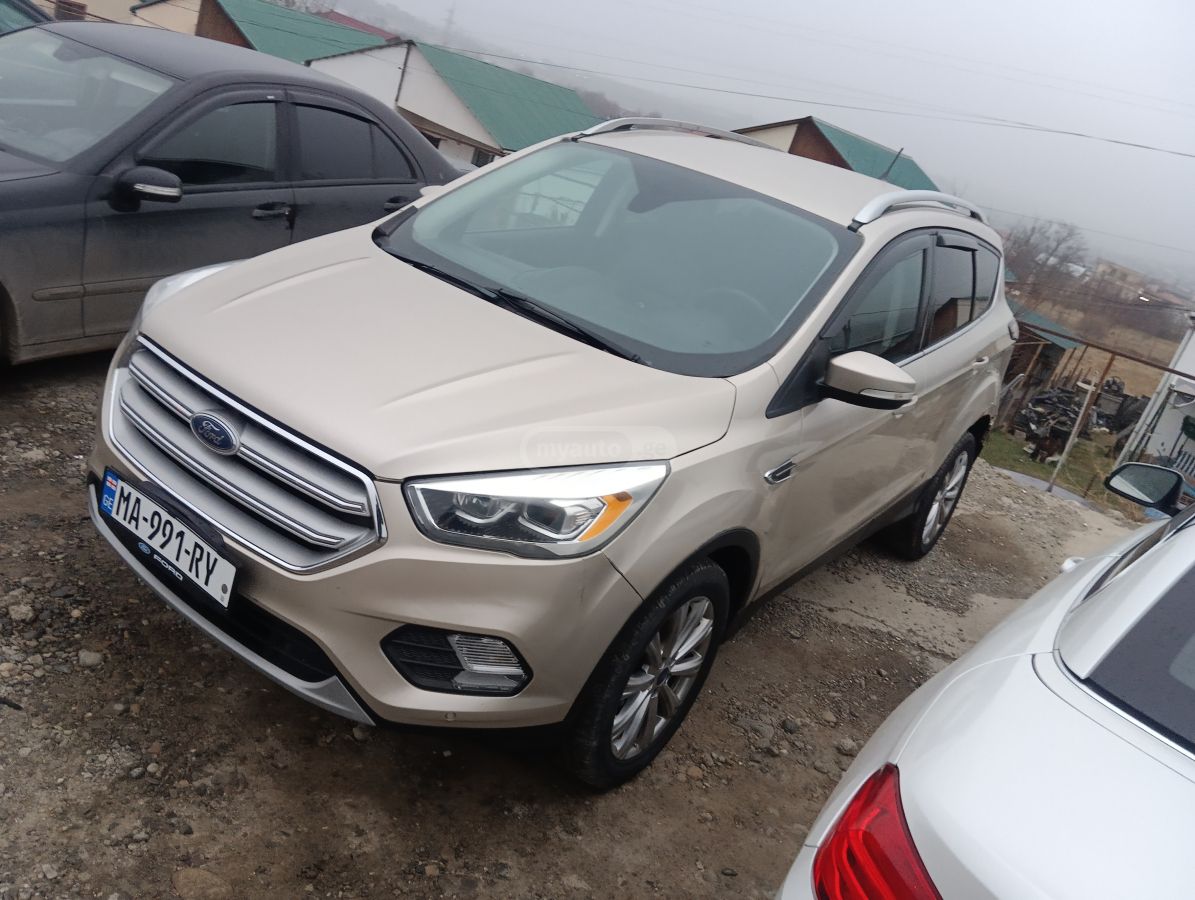 Ford Escape - фото 1