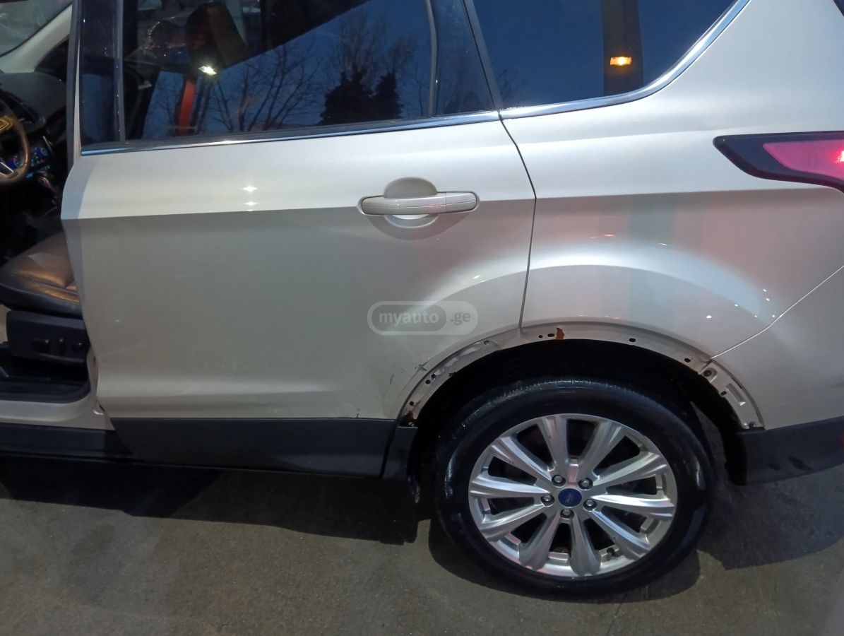 Ford Escape - фото 10