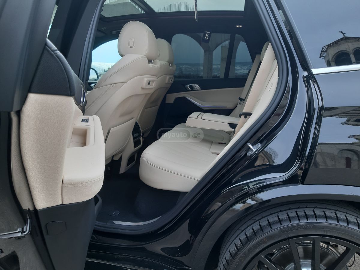 BMW X5 - фото 8