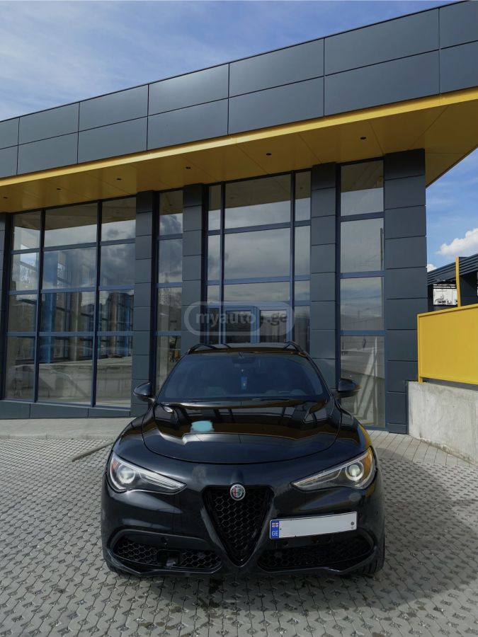 Alfa Romeo Stelvio - фото 1