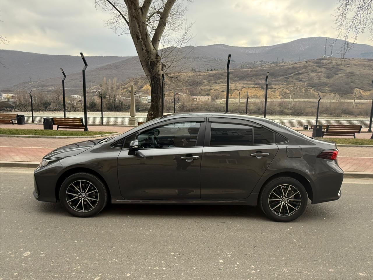 Toyota Corolla - фото 3