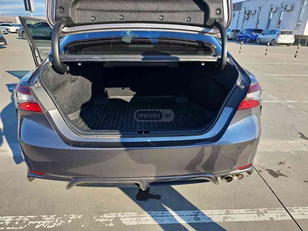 Toyota SE Nightshade 4dr Front-Wheel — миниатюра 12