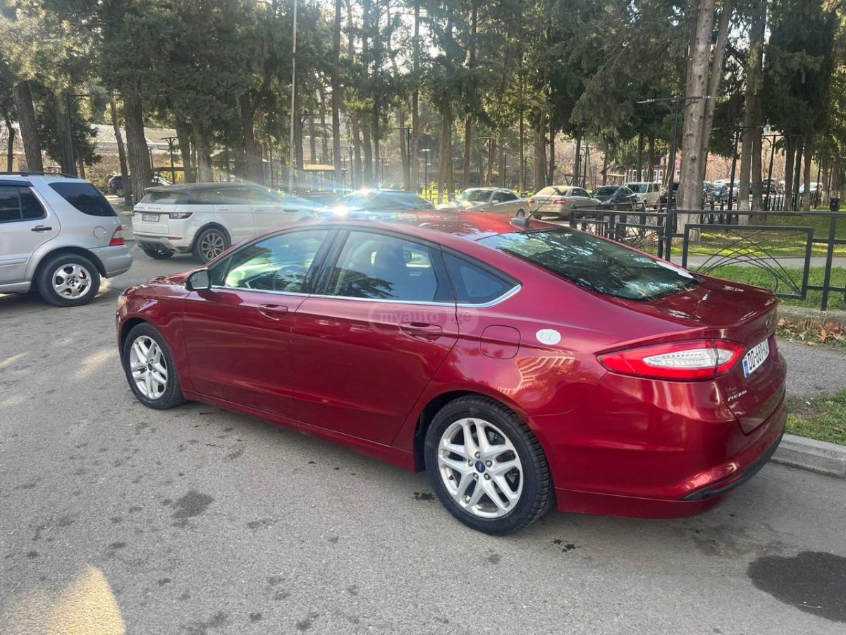 Ford Fusion - фото 2