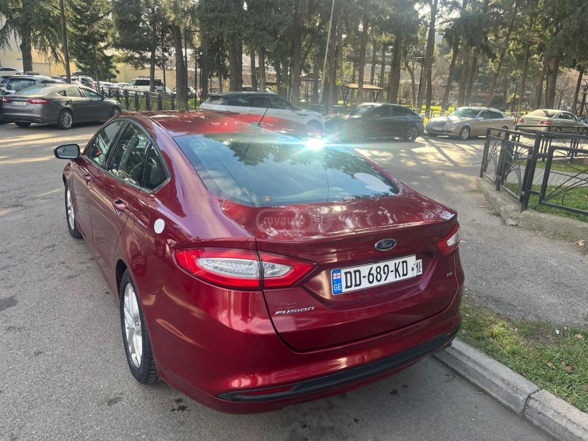 Ford Fusion - фото 4