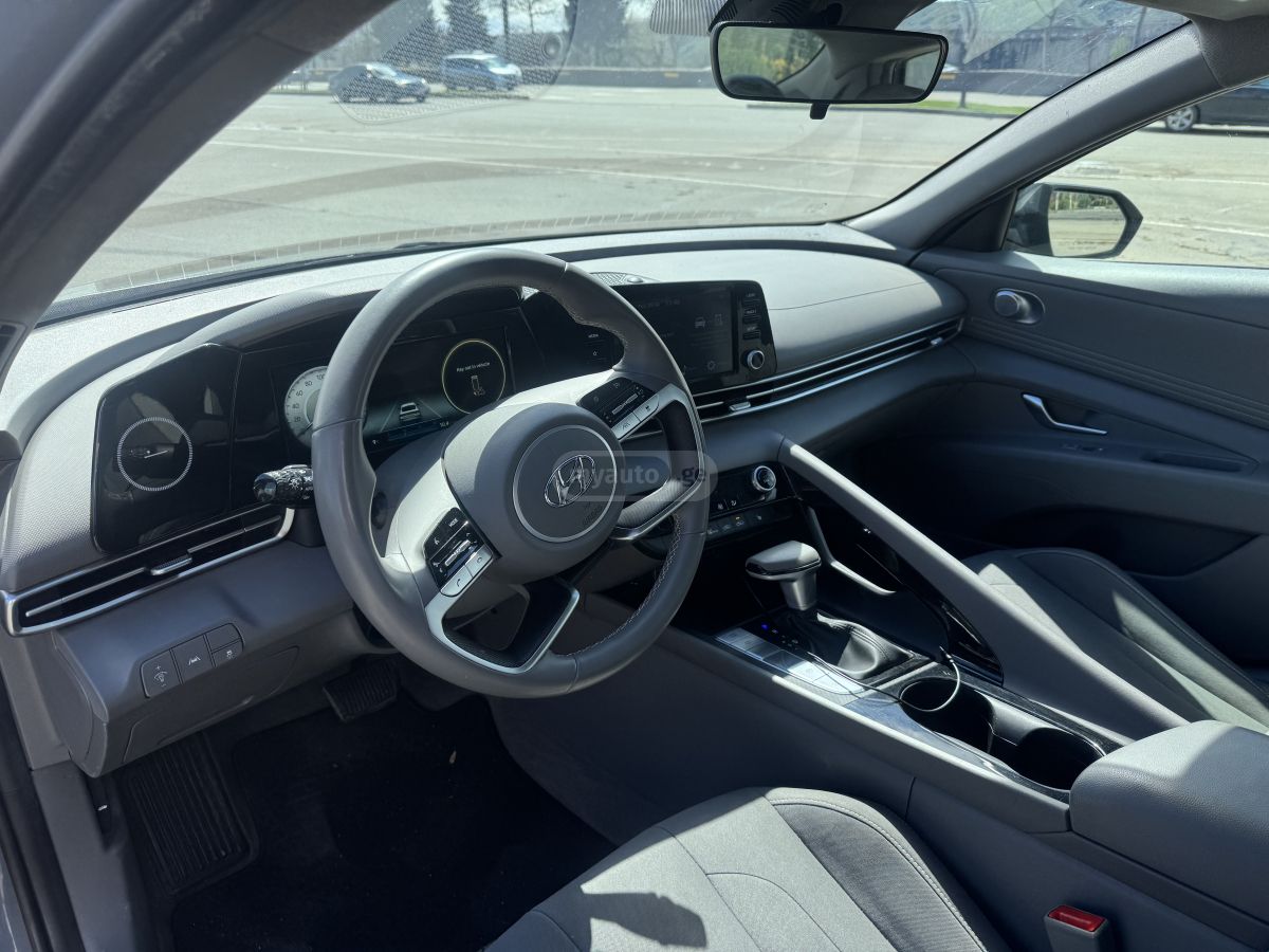 Hyundai Elantra - фото 10